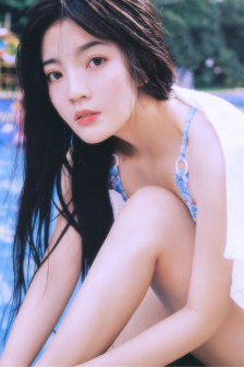 翁公吮她的花蒂和奶水
